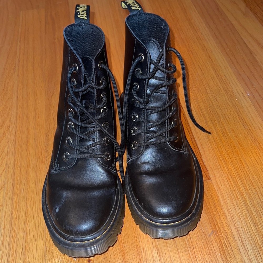 DOC MARTENS